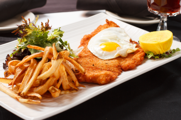 Milanesa de Pollo a caballo